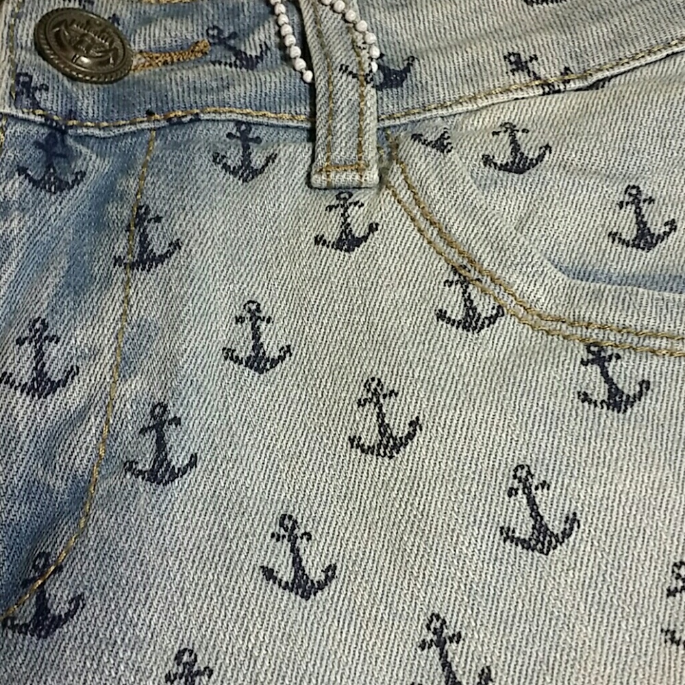 Mid Rise Shorts - Picture 5 of 5